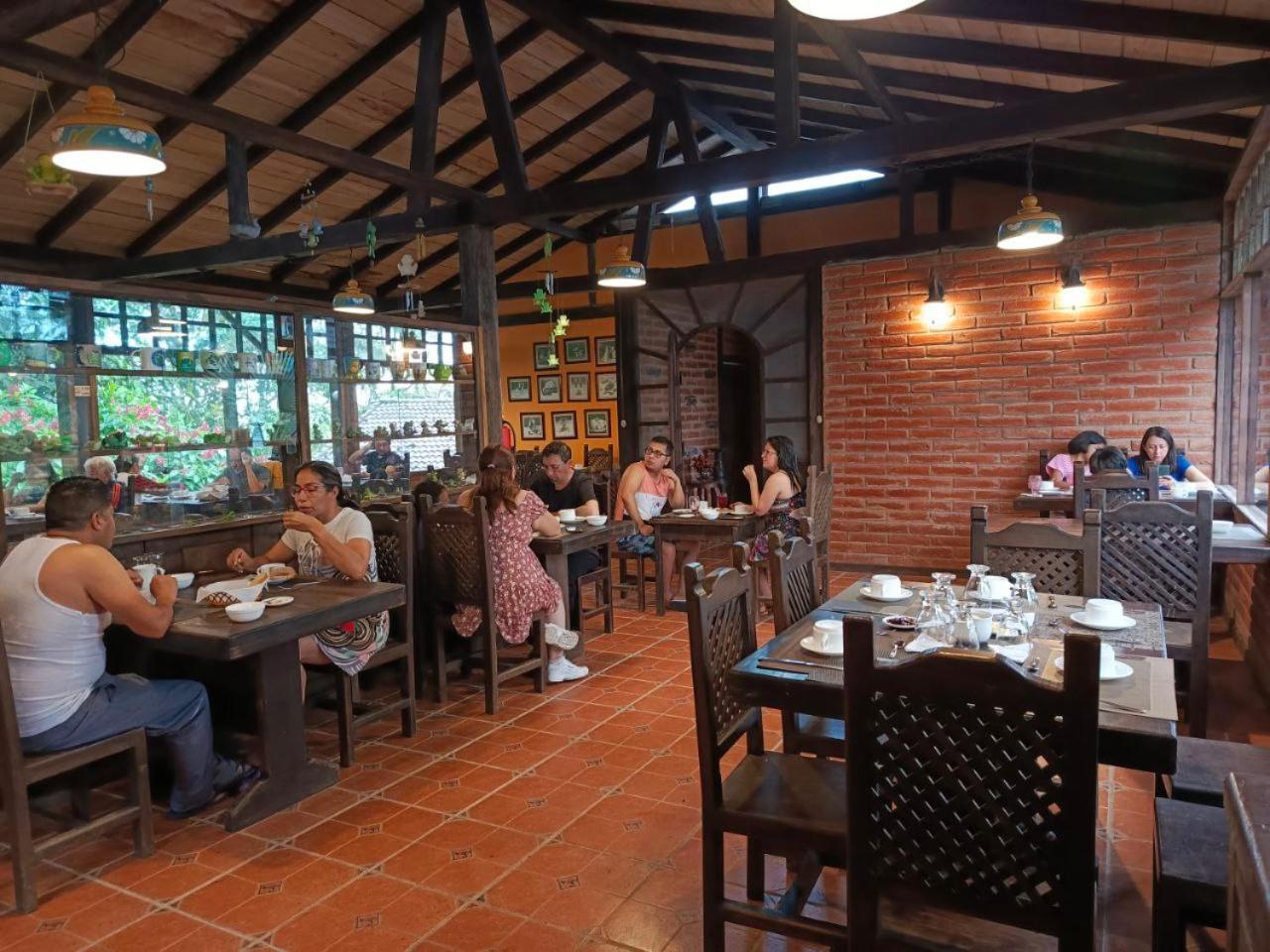 Hosteria Sapos Y Ranas Milpe Kültér fotó