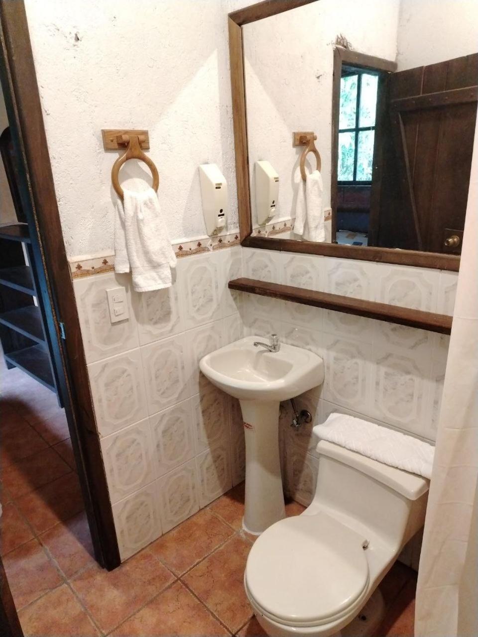Hosteria Sapos Y Ranas Milpe Kültér fotó